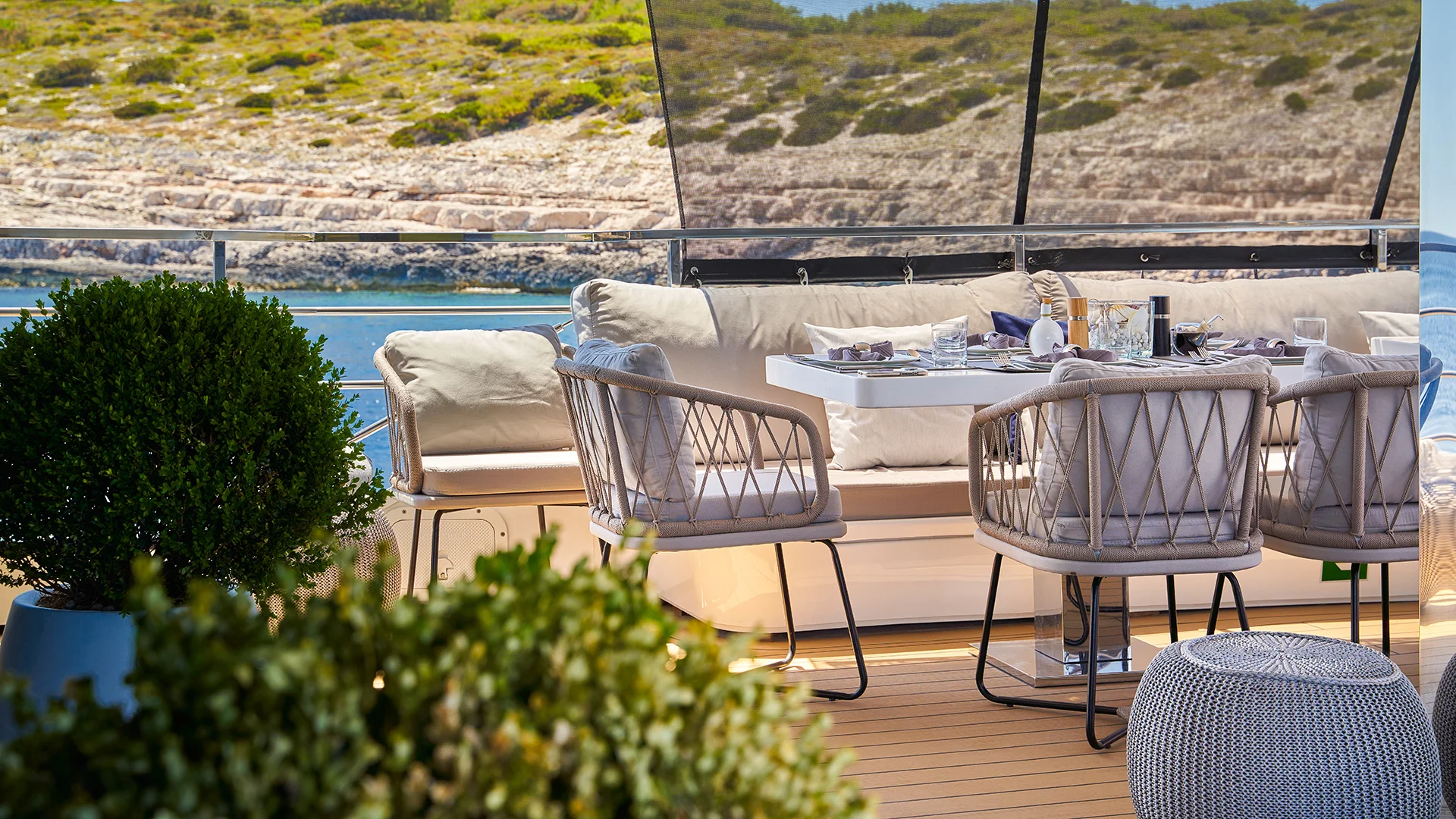 13 Argo upper deck dining