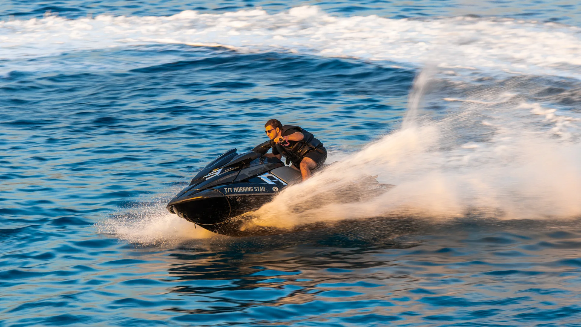 20 Morning Star jet ski