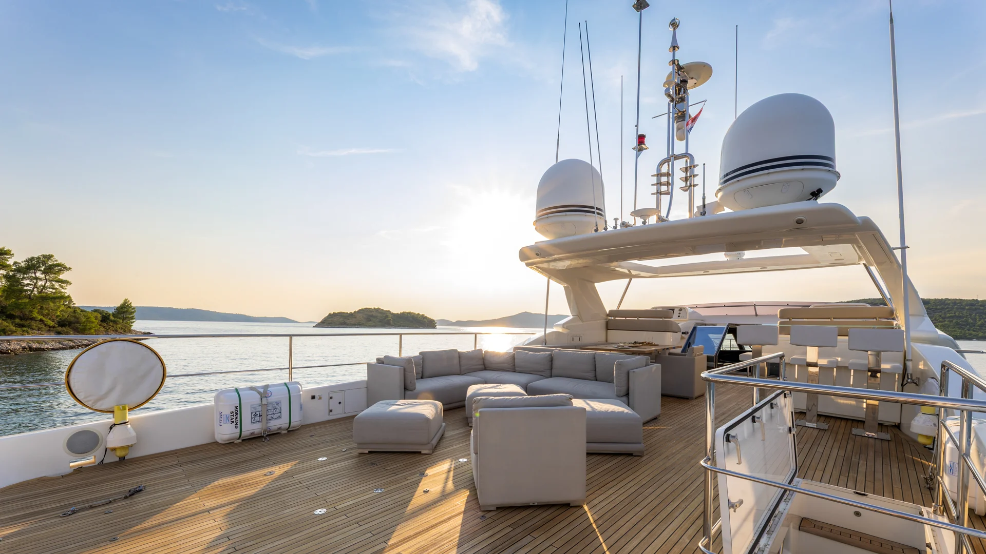 21 Morning Star flybridge