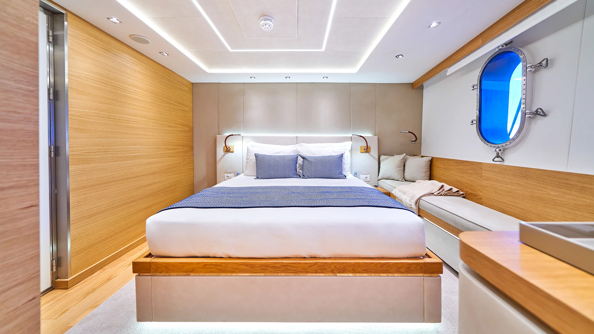 23 Argo Double cabin