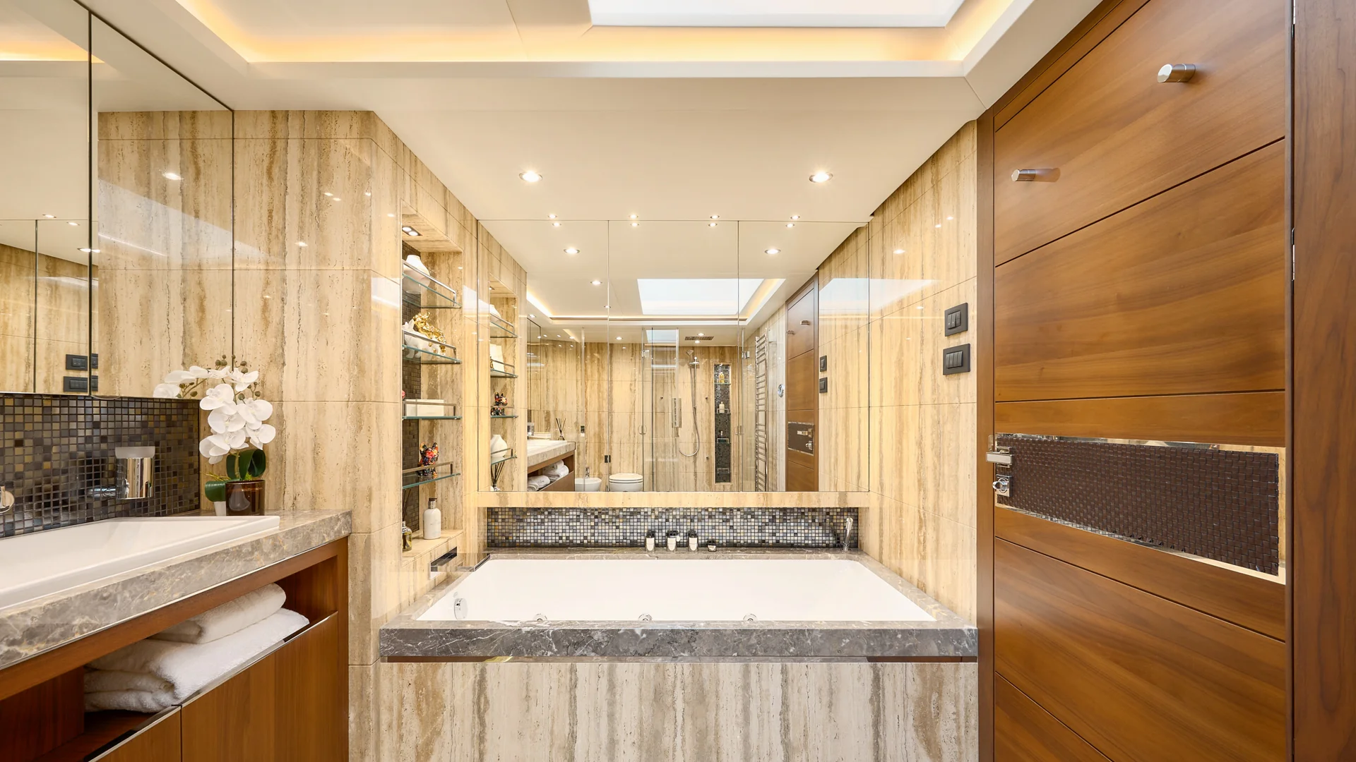 30 Mirage IV Master ensuite